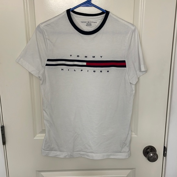 Tommy Hilfiger t-shirt - Picture 1 of 3